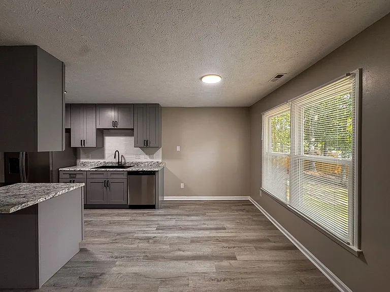 471 Brandermill Rd — Photo 5