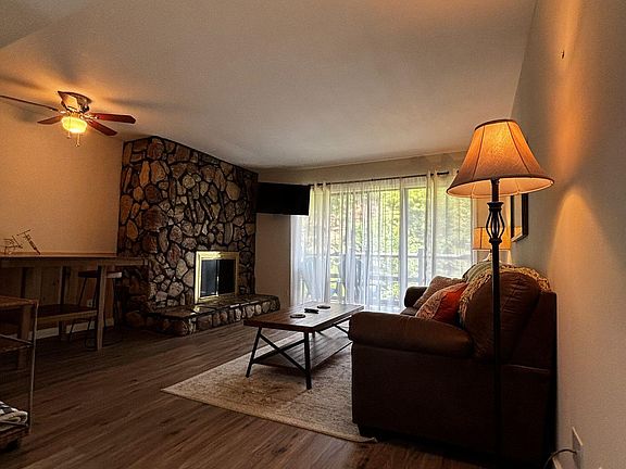 3rd image of 1081 Cove Rd APT 512