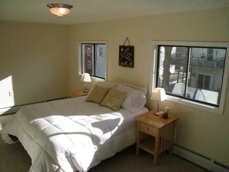4 bed, $3,885 — Photo 2