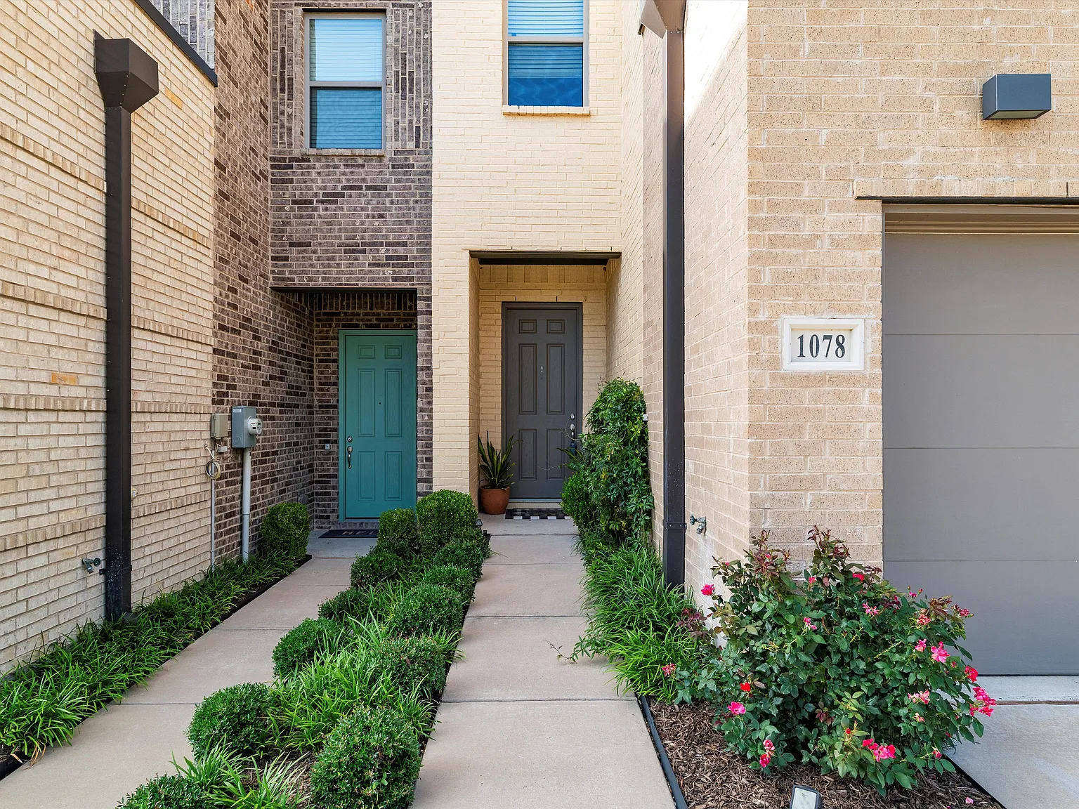 3 bed, 2.5 bath, 2000 sqft, $3,100 — Photo 3
