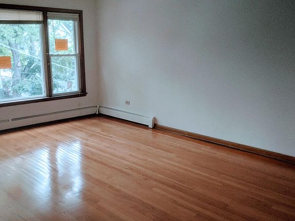 5th image of 4021 W Belle Plaine Ave