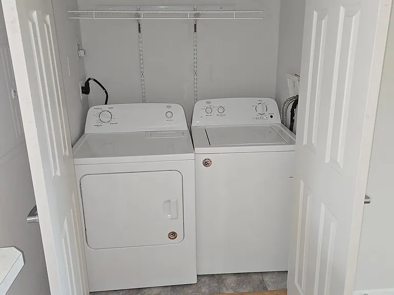 LAWRENCEVILLE GARDEN APARTMENTS AND TOWNHOMES — Photo 32