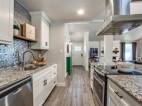 2nd image of 3308 Dartmoor Dr