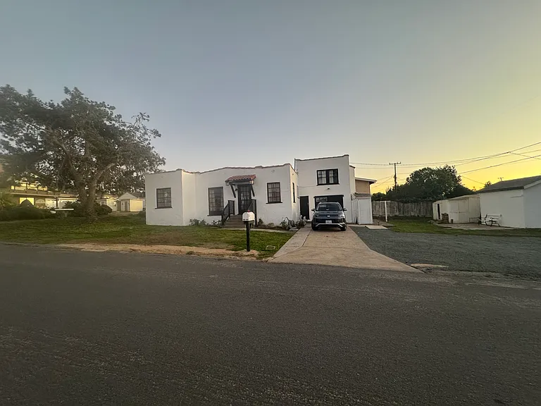 842 Marina St #B — Photo 8