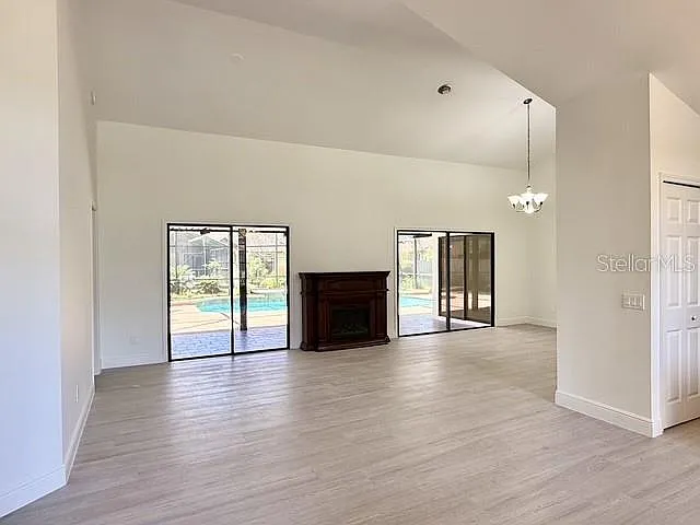553 Walnut Grove Pl — Photo 6