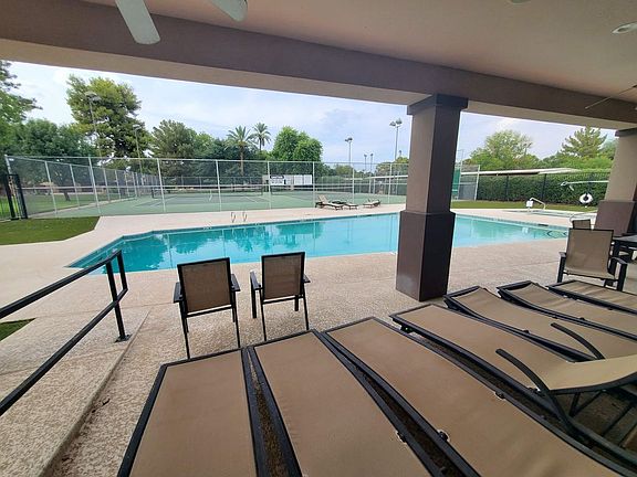 5th image of 1022 E Buena Vista Dr