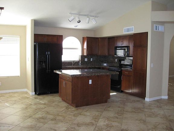 2nd image of 1031 S Brentwood Ct