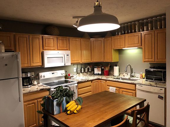 3rd image of 4815 Kelvington Dr
