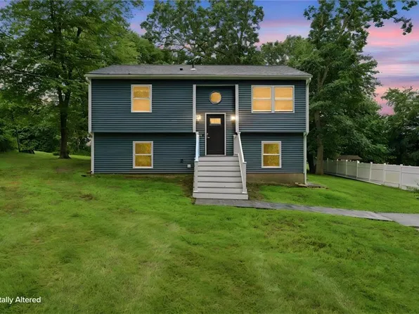 215 Canal St, Westerly, RI 02891