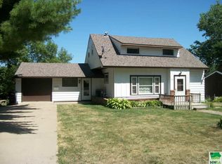 512 N 9th St, Cherokee, IA 51012