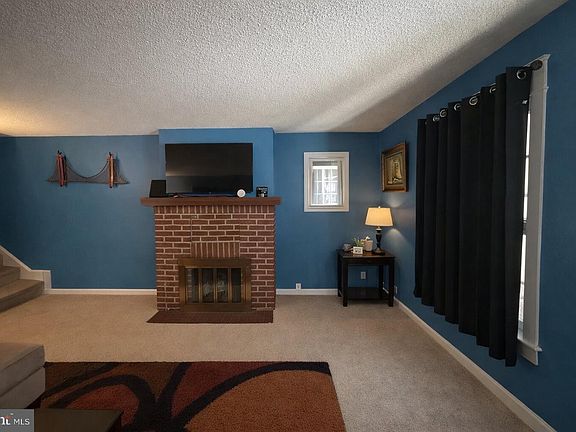 5th image of 84 E Essex Ave
