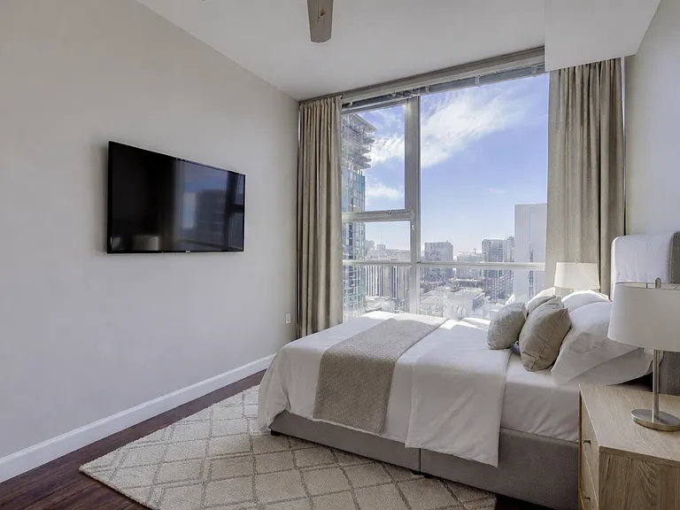 300 W Beech St #2101 — Photo 11