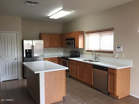 5th image of 1551 S Cole Dr