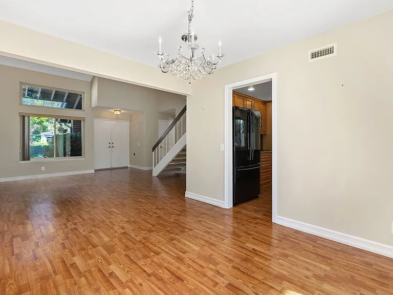 1925 Circle Park Ln — Photo 6