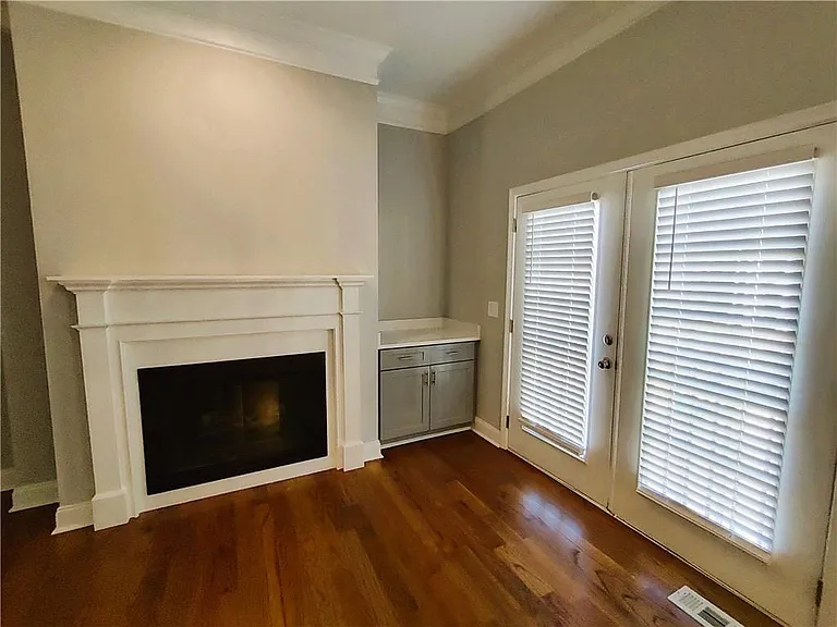 211 Creekway Xing SE — Photo 9