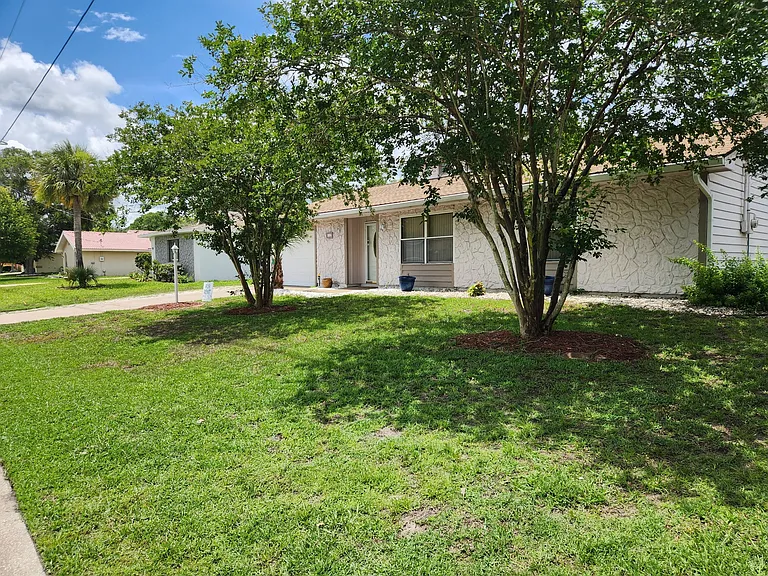 110 Florida Park Dr — Photo 10