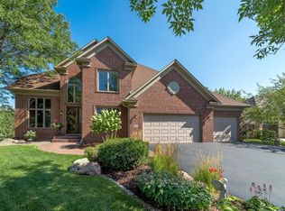 8532 Carriage Hill Cir, Savage, MN 55378