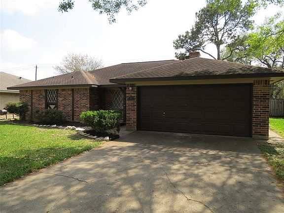 2nd image of 613 Regency Dr
