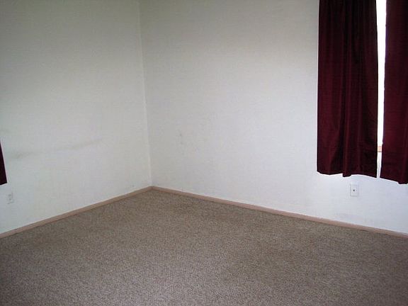 5th image of 1219 Douglas Dr