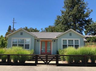 102 N Main St, Cloverdale, CA 95425