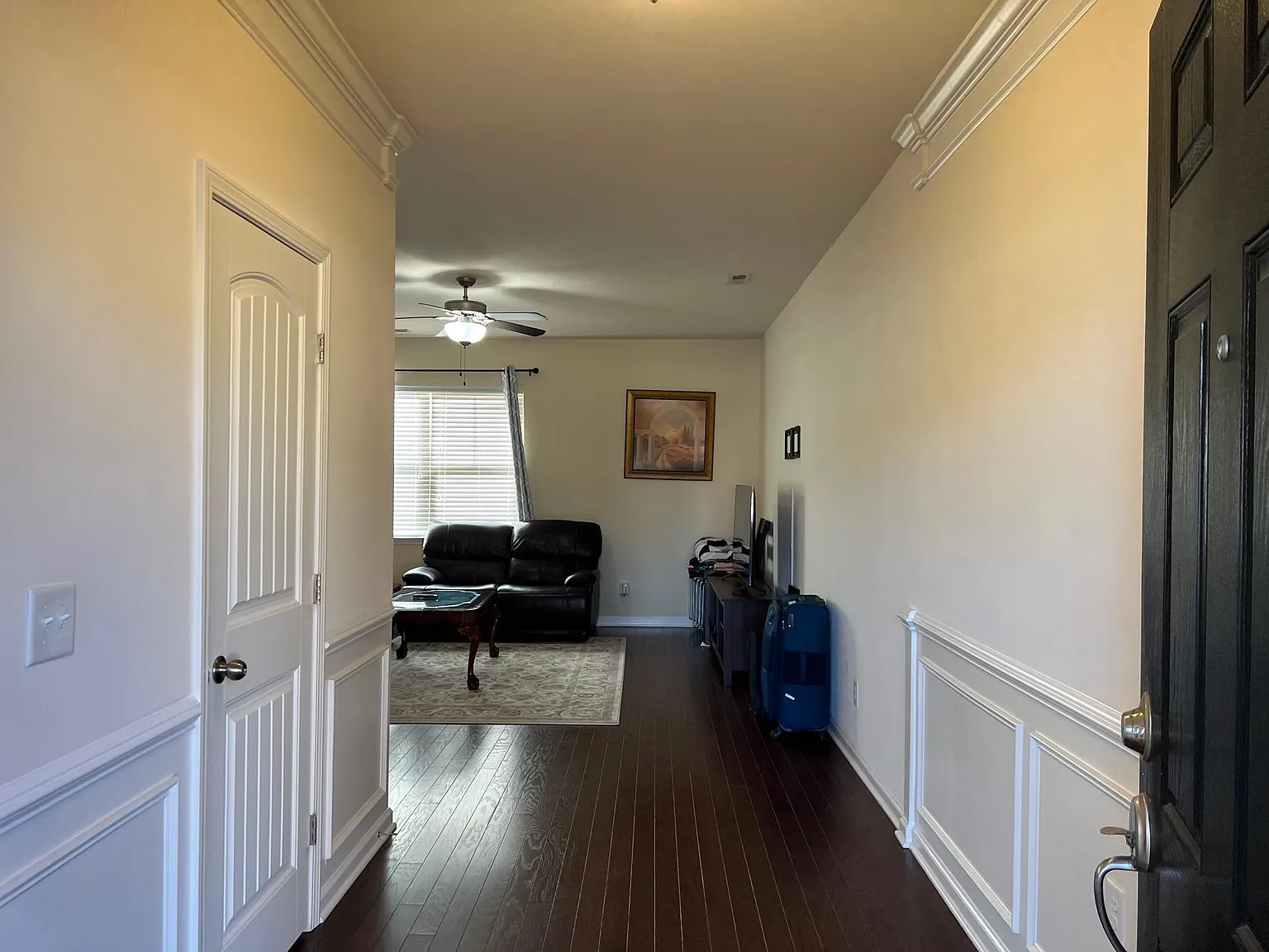 3 bed, 2.5 bath, 1895 sqft, $1,999 — Photo 4