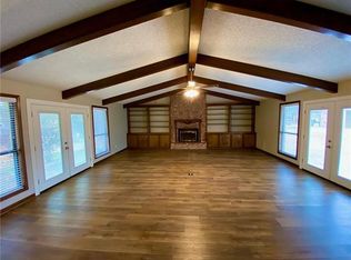 2101 Fairview Dr, Pineville, LA 71360