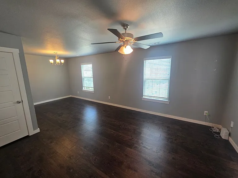 2828 Blackstone — Photo 4