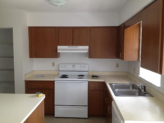 4th image of 3338 NE 58th Ave