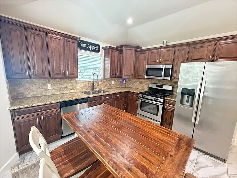 1427 Kappa St — Photo 11