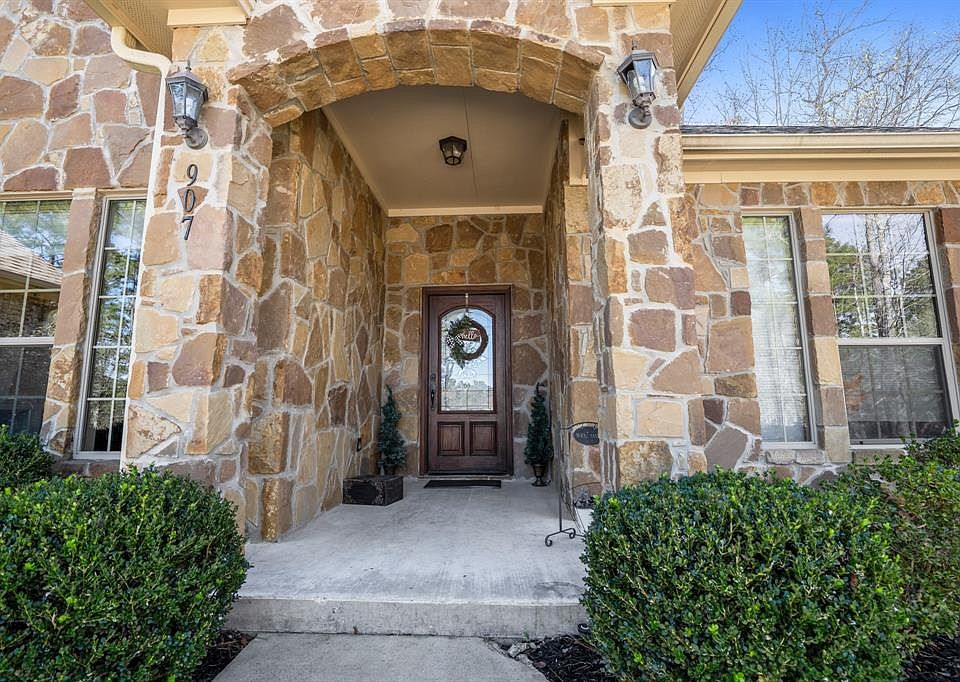 1st image of 907 Inwood Dr