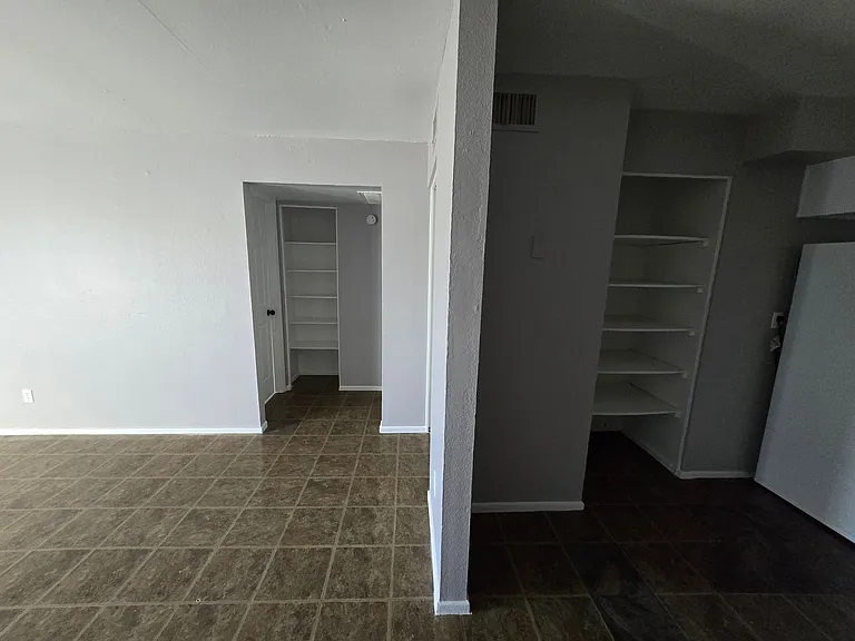 2302 & 2304 E Broadway Rd — Photo 43