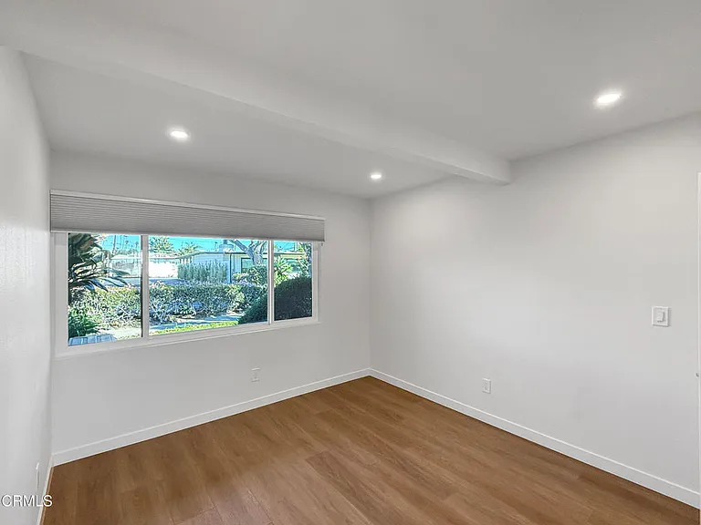 61 Redwood Ave — Photo 19