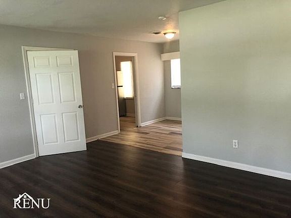 4th image of 2427 Laurel Ave