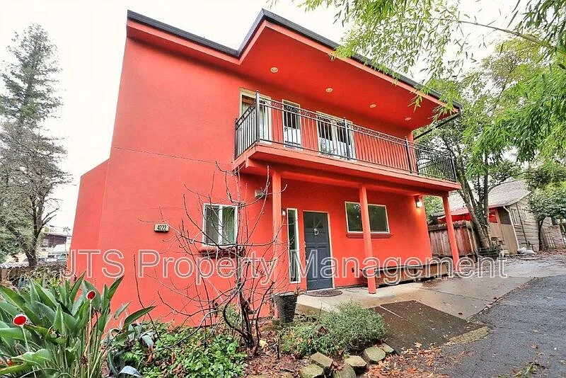 2 bed, 1.5 bath, 1100 sqft, $1,995 — Photo 2