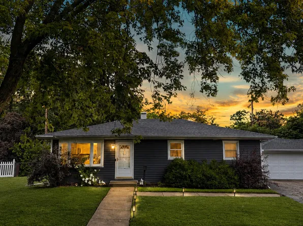 807 Henry Ct, Hobart, IN 46342