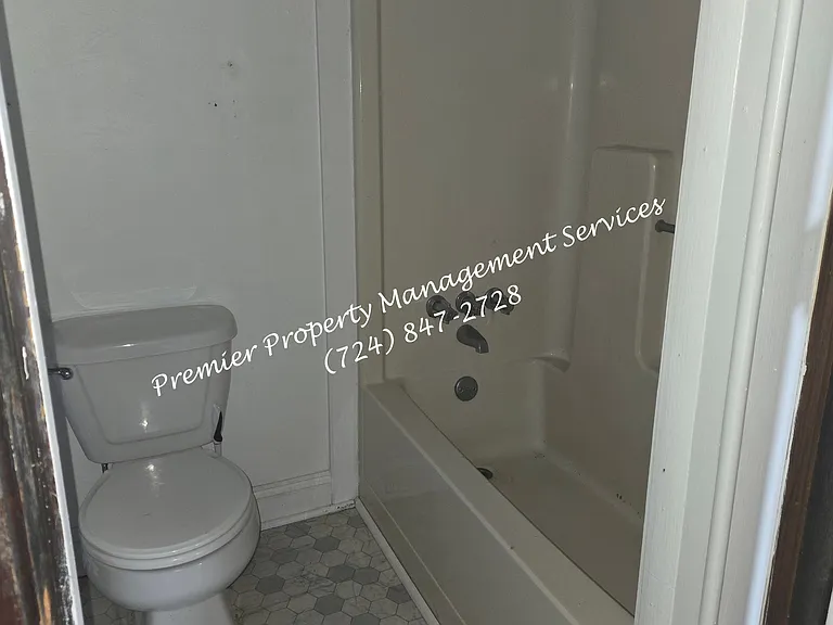 522 W Madison Ave — Photo 14