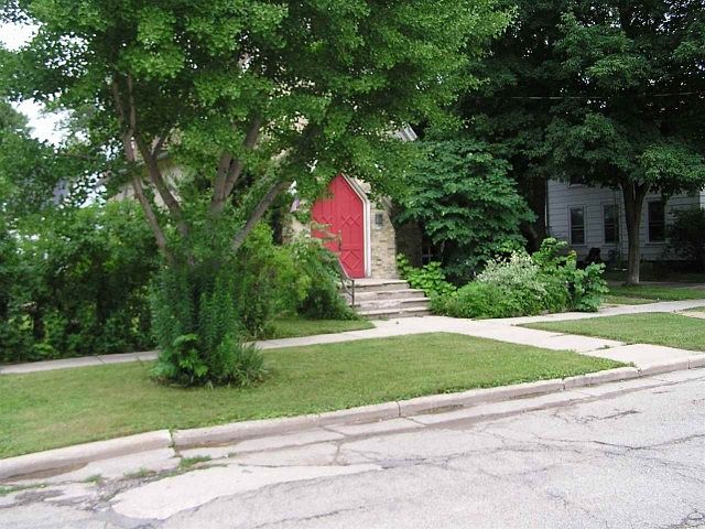 2nd image of 154 S Spring St