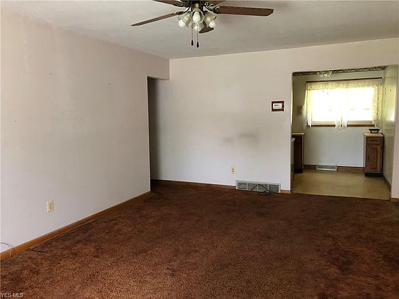 2nd image of 1276 Warren Dr