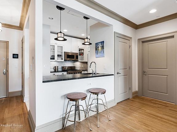 3rd image of 261 W 112th St #4C