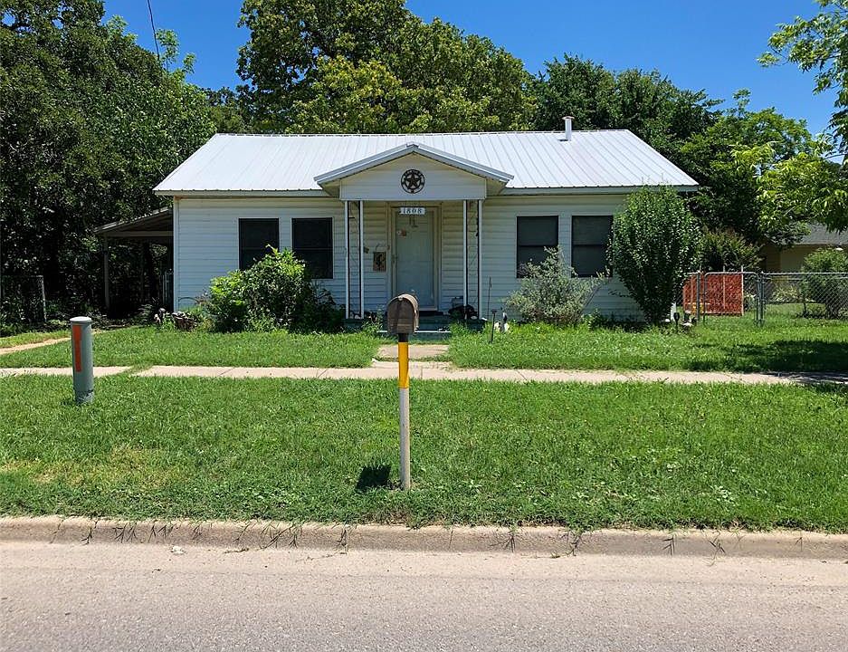 1st image of 1808 N Oak Ave