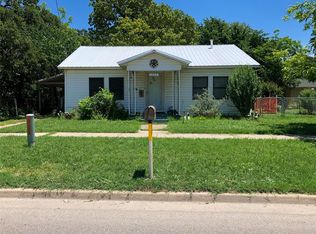 1808 N Oak Ave, Mineral Wells, TX 76067