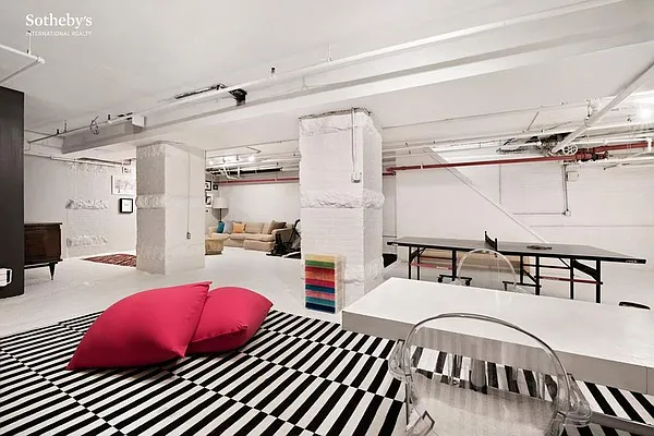 Sold by Sotheby's International Realty | media 8