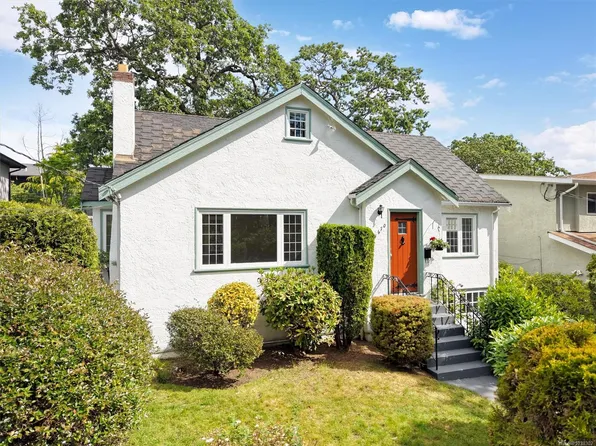 1670 Kisber Ave, Saanich, BC V8P 2W6