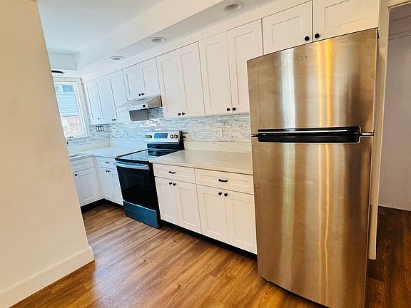 4th image of 1083 Sumner Ave #1