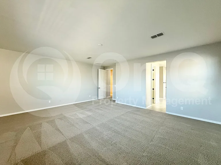 1007 E Buffalo St — Photo 13