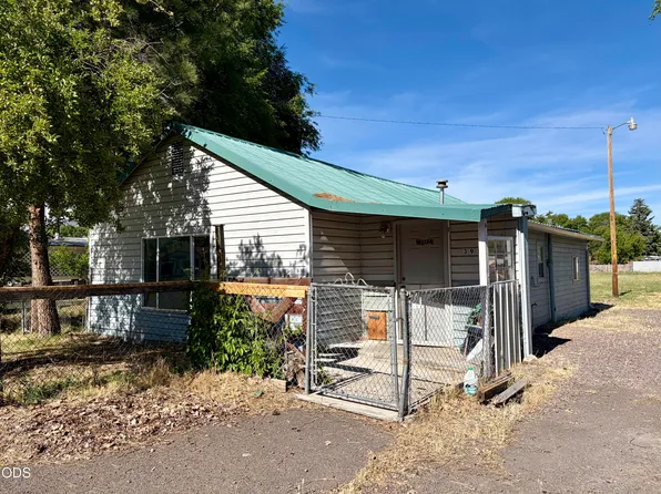 3911 Altamont Dr, Klamath Falls, OR 97603