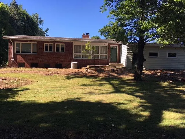 2 bed, 1305 sqft, $2,100 — Photo 1