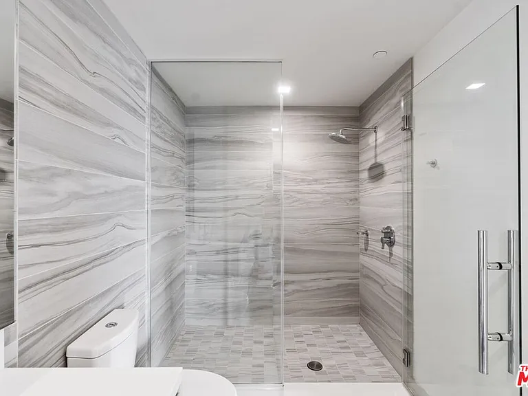 1050 S Grand Ave #1410 — Photo 15