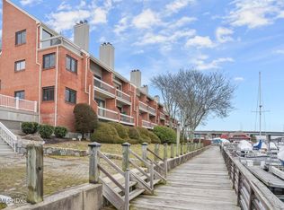 15 River Rd UNIT 205, Greenwich, CT 06807