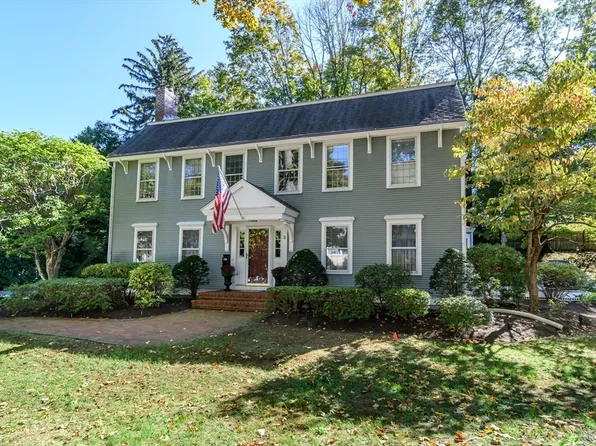 3 Garden Rd, Wellesley, MA 02481